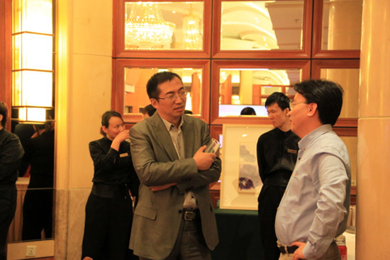 达内科技CEO韩总与参会企业家亲切交流达内成功经验和心得体会